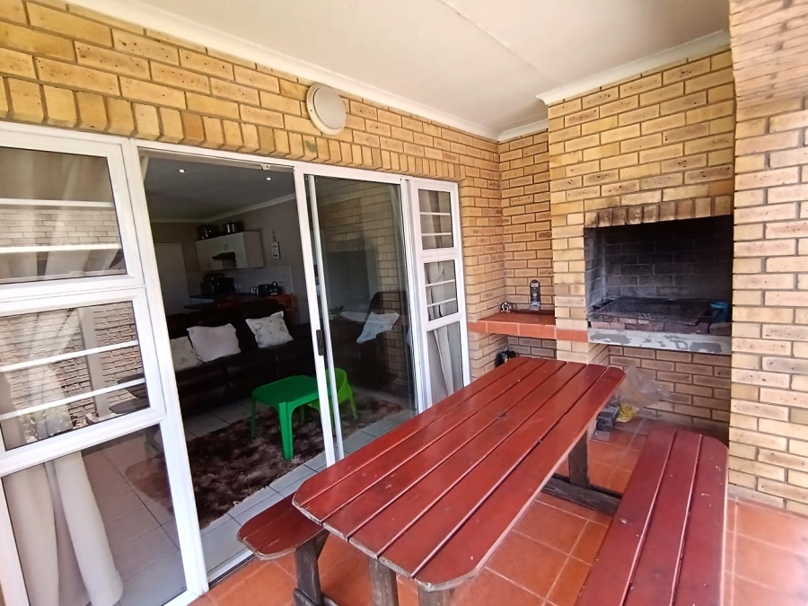 2 Bedroom Property for Sale in Parsonsvlei Eastern Cape